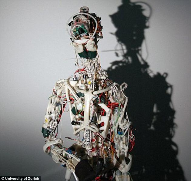 Eccerobot机器人由苏黎世大学科学家于2011年研发。它的全部身体部件都由特制塑料制成。