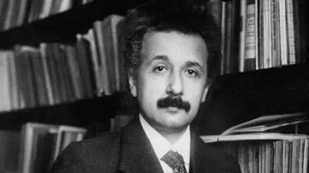 ͼ2 Albert Einstein 1915