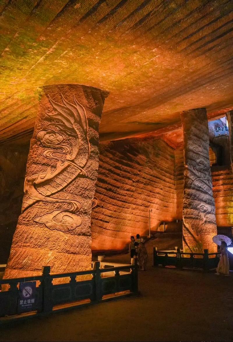 ����ʯ�߸������Ǹ��˲ι۵�