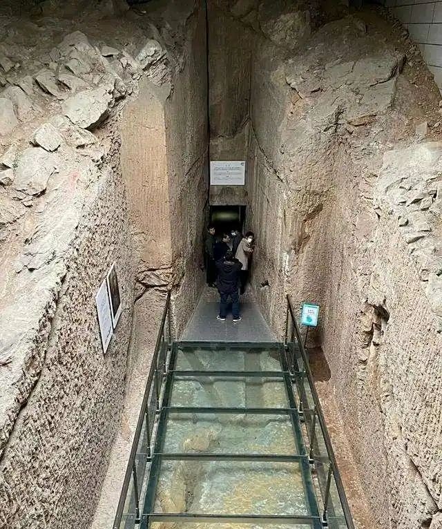 749�ֵ������أ����ݹ�ɽ��Ĺ�����¼����������