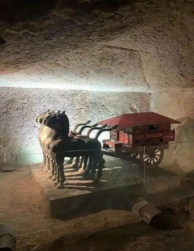 749�ֵ������أ����ݹ�ɽ��Ĺ�����¼����������