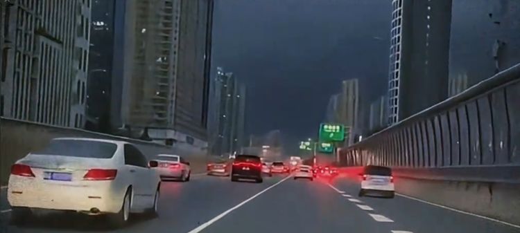 749 �ֵ������ܣ�1943 ֣�ݴ�ս���ž�һ�����Ӵ�����ʼĩ