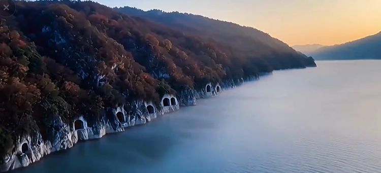 ��ɽ�Կߣ���ɽ���µ�ǧ���ض������Ų���˵����ɷ֮��