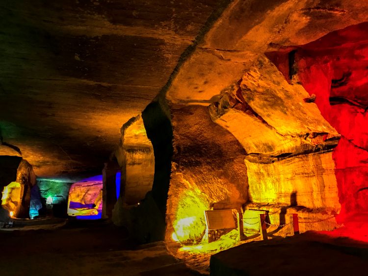 ��ɽ�Կߣ���ɽ���µ�ǧ���ض������Ų���˵����ɷ֮��