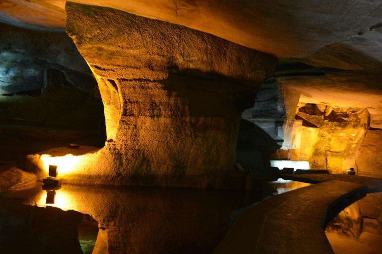 ��ɽ�Կߣ���ɽ���µ�ǧ���ض������Ų���˵����ɷ֮��